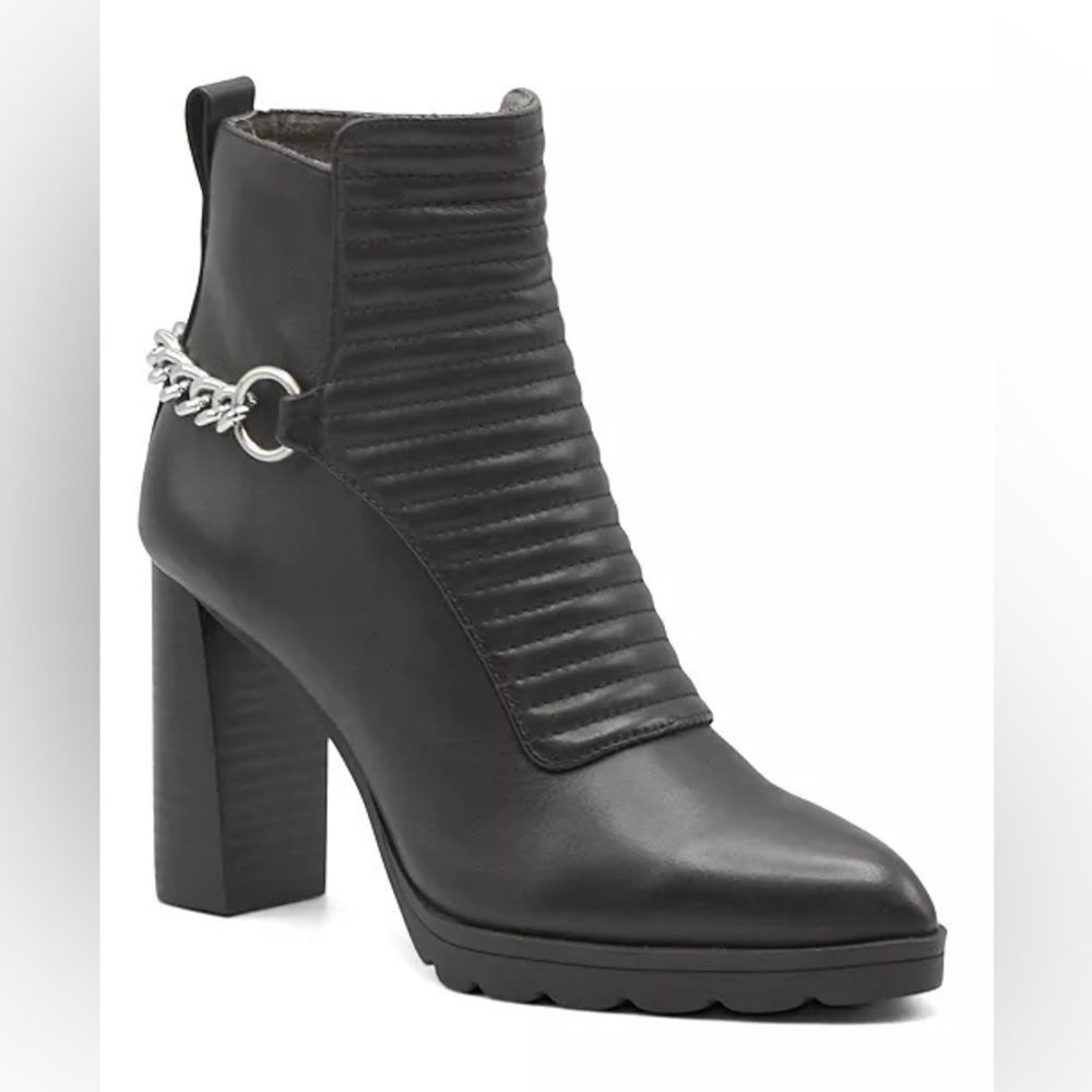Niles booties from Adrienne Vittadini Size 10